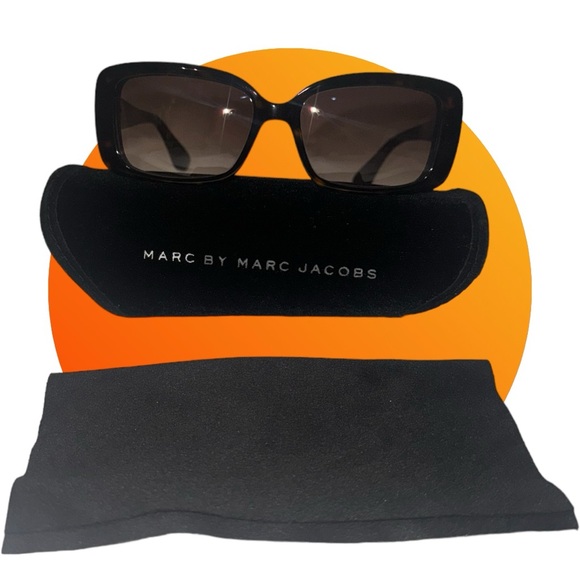 Marc by Marc Jacob’s sunglasses, case and cloth. Like New! - Picture 7 of 8